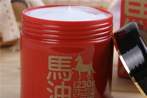 馬油會(huì)不會(huì)很油膩 馬油適合油性皮膚嗎 馬油會(huì)不會(huì)很油膩 馬油適合油性皮膚嗎