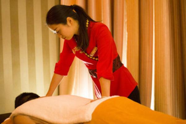 精油開背會影響月經(jīng)嗎 來月經(jīng)能用玫瑰精油嗎 精油開背會影響月經(jīng)嗎 來月經(jīng)能用玫瑰精油嗎