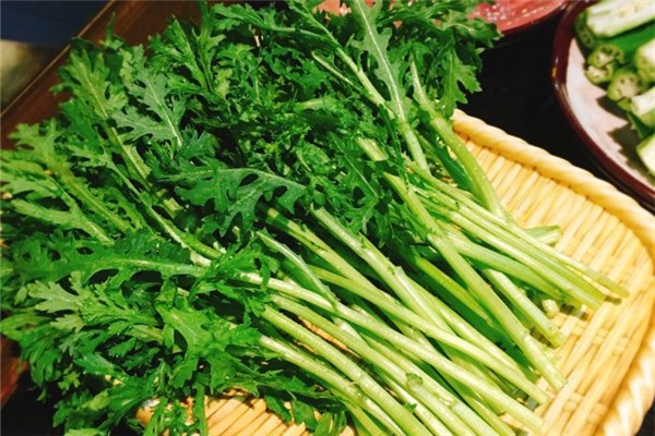 茼蒿適合多大寶寶吃 茼蒿做輔食可以嗎 茼蒿適合多大寶寶吃 茼蒿做輔食可以嗎