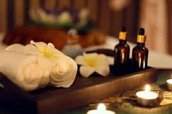 精油開背的好處和壞處 精油開背是什么服務(wù) 精油開背的好處和壞處 精油開背是什么服務(wù)