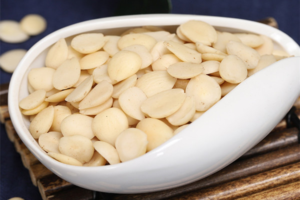 杏仁有助于排便嗎 杏仁有助于睡眠嗎 杏仁有助于排便嗎 杏仁有助于睡眠嗎