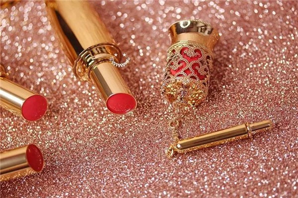 蘿卜丁口紅會沾杯嗎 蘿卜丁口紅會掉漆嗎