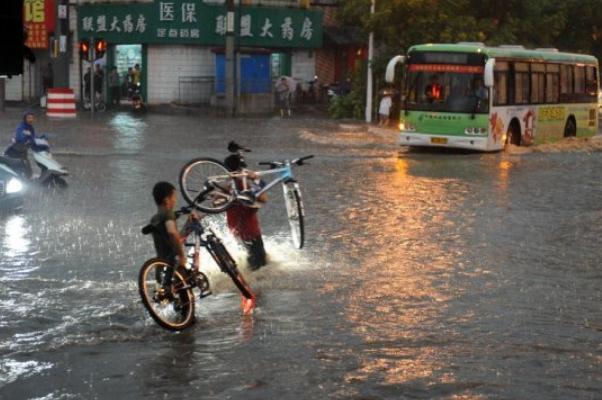 暴雨天氣有哪些安全風險 暴雨帶來的危害 暴雨天氣有哪些安全風險 暴雨帶來的危害