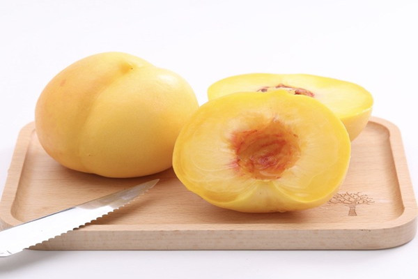 黃桃與水蜜桃區(qū)別 黃桃與水蜜桃哪個好