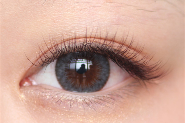 種睫毛和嫁接睫毛區(qū)別 種睫毛和涂睫毛膏哪個(gè)好 種睫毛和嫁接睫毛區(qū)別 種睫毛和涂睫毛膏哪個(gè)好