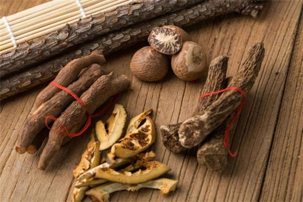 吃檳榔會查出來酒駕嗎 檳榔含有酒精嗎 吃檳榔會查出來酒駕嗎 檳榔含有酒精嗎