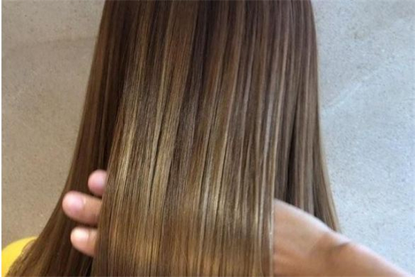 頭發(fā)護理可以自己做嗎 頭發(fā)護理自己在家怎么做 頭發(fā)護理可以自己做嗎 頭發(fā)護理自己在家怎么做