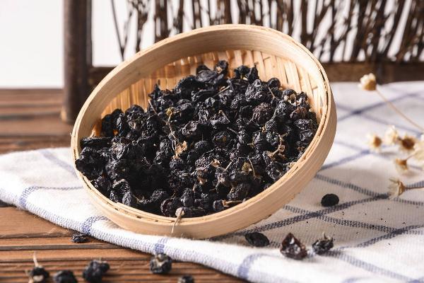 黑枸杞的保質(zhì)期限多久 黑枸杞過期了還能喝嗎 黑枸杞的保質(zhì)期限多久 黑枸杞過期了還能喝嗎