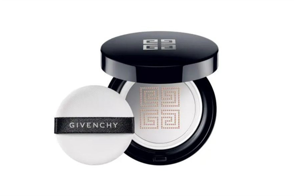 氣墊好用還是粉底液好用 氣墊和粉底液的區(qū)別 氣墊好用還是粉底液好用 氣墊和粉底液的區(qū)別