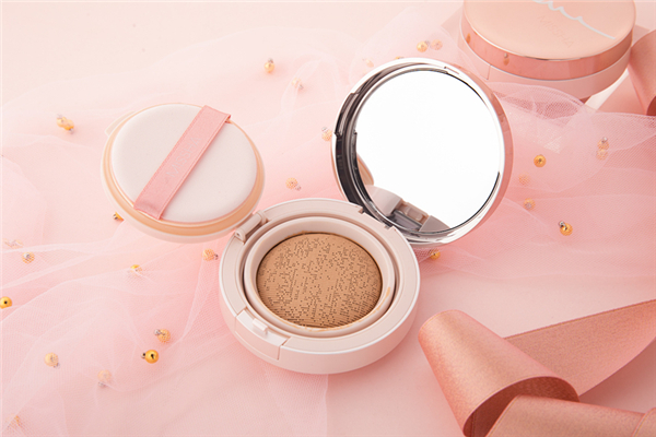 氣墊好用還是粉底液好用 氣墊和粉底液的區(qū)別 氣墊好用還是粉底液好用 氣墊和粉底液的區(qū)別