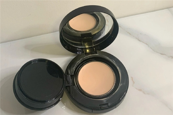 氣墊bb霜有隔離的效果嗎 氣墊bb霜還用隔離霜嗎 氣墊bb霜有隔離的效果嗎 氣墊bb霜還用隔離霜嗎