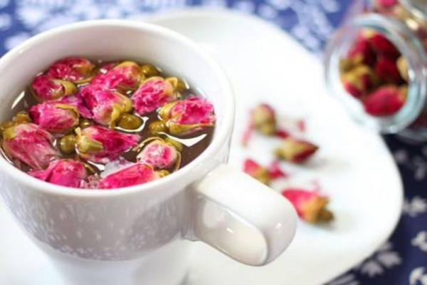 玫瑰花茶可以空腹喝嗎 玫瑰花茶什么時(shí)間段喝好 玫瑰花茶可以空腹喝嗎 玫瑰花茶什么時(shí)間段喝好