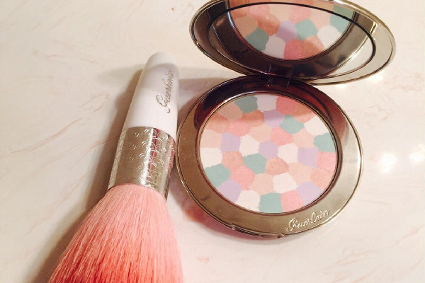 粉餅和散粉哪個更好用 粉餅和散粉區(qū)別 粉餅和散粉哪個更好用 粉餅和散粉區(qū)別