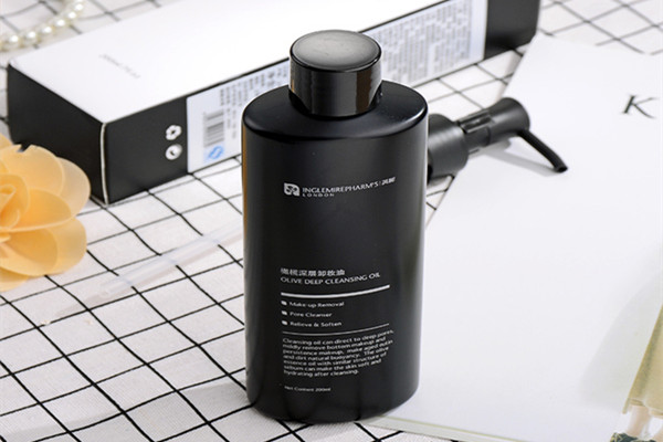 英樹卸妝油好用嗎 英樹卸妝油的使用步驟 英樹卸妝油好用嗎 英樹卸妝油的使用步驟