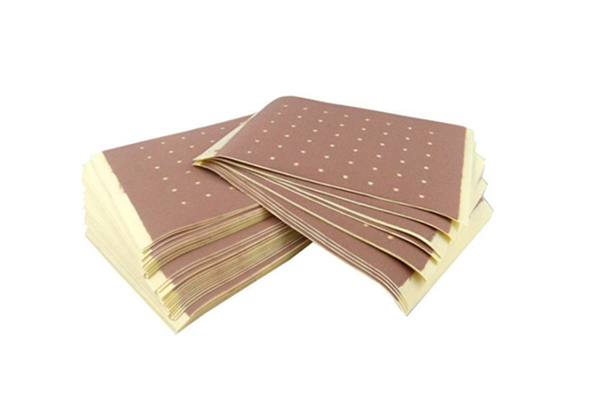 膏藥貼上可以洗澡嗎 膏藥貼上可以碰水嗎 膏藥貼上可以洗澡嗎 膏藥貼上可以碰水嗎