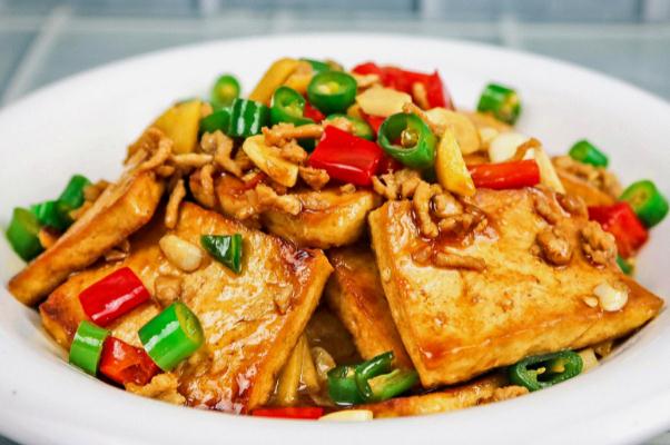 豆腐會(huì)引起便秘嗎 豆腐對(duì)人體有什么好處和壞處