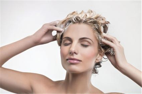 洗頭掉頭發(fā)什么原因 洗頭掉頭發(fā)嚴(yán)重怎么辦 洗頭掉頭發(fā)什么原因 洗頭掉頭發(fā)嚴(yán)重怎么辦