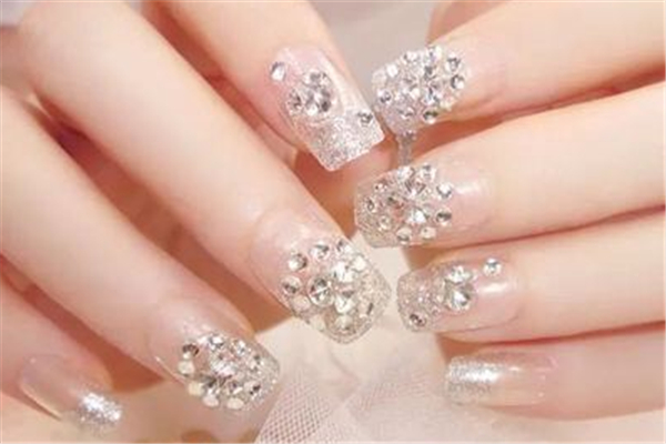 美甲有哪幾種款式 怎么選擇適合自己的美甲 美甲有哪幾種款式 怎么選擇適合自己的美甲