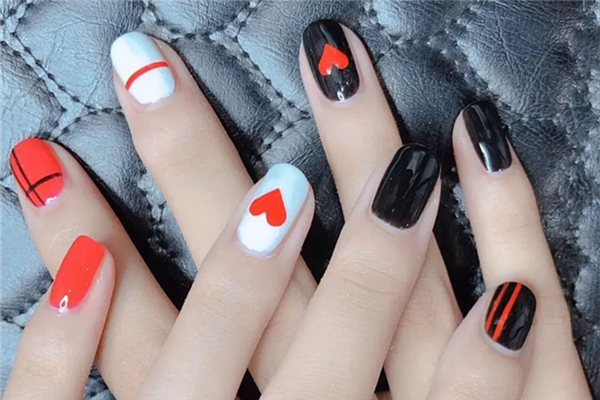 美甲一般維持多久 美甲可以自己扣下來(lái)嗎 美甲一般維持多久 美甲可以自己扣下來(lái)嗎