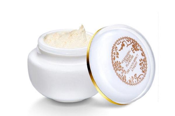 貴婦膏是白天用的還是晚上用的 貴婦膏晚上可以涂著睡覺嗎 貴婦膏是白天用的還是晚上用的 貴婦膏晚上可以涂著睡覺嗎