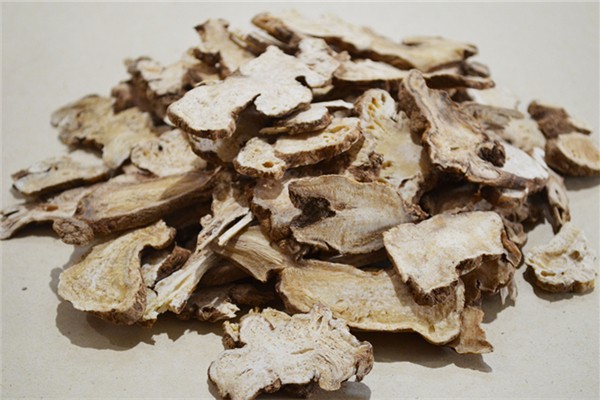 白術(shù)炒與不炒的區(qū)別 白術(shù)炒的好還是不炒的好 白術(shù)炒與不炒的區(qū)別 白術(shù)炒的好還是不炒的好