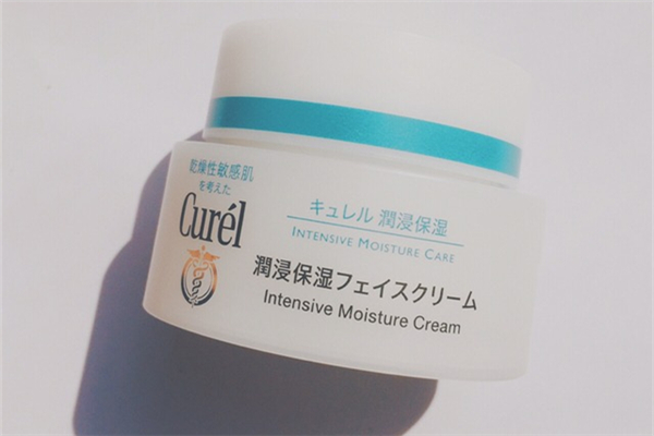 珂潤(rùn)面霜有修復(fù)的功效嗎 珂潤(rùn)面霜修復(fù)紅血絲嗎 珂潤(rùn)面霜有修復(fù)的功效嗎 珂潤(rùn)面霜修復(fù)紅血絲嗎