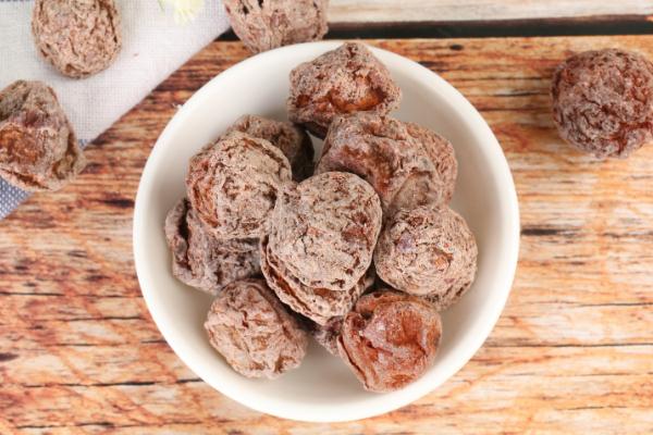 吃話梅的好處與壞處 話梅的制作方法 吃話梅的好處與壞處 話梅的制作方法