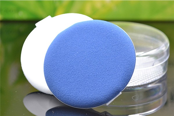 氣墊粉撲要打濕在用嗎 氣墊粉撲的正確使用方法 氣墊粉撲要打濕在用嗎 氣墊粉撲的正確使用方法