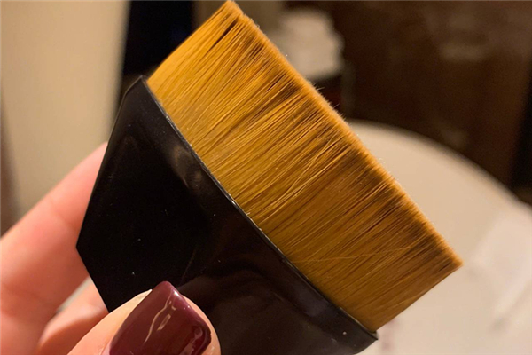 魔術(shù)粉底刷真的有用嗎 魔術(shù)粉底刷怎么用 魔術(shù)粉底刷真的有用嗎 魔術(shù)粉底刷怎么用