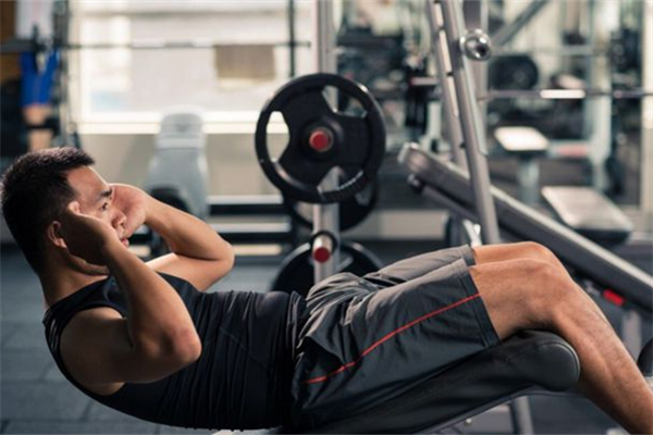 腹肌是六塊還是八塊 腹肌對女生的吸引力有多大 腹肌是六塊還是八塊 腹肌對女生的吸引力有多大