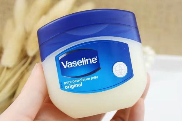 凡士林修護晶凍可以涂嘴唇嗎 凡士林修護晶凍的用法 凡士林修護晶凍可以涂嘴唇嗎 凡士林修護晶凍的用法