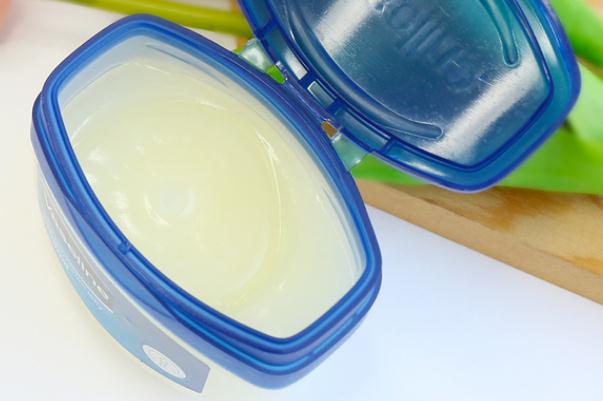 凡士林對人體有害嗎 凡士林對皮膚的作用與功效 凡士林對人體有害嗎 凡士林對皮膚的作用與功效