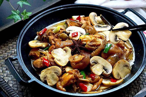 草菇要不要焯水 草菇焯水多久 草菇要不要焯水 草菇焯水多久