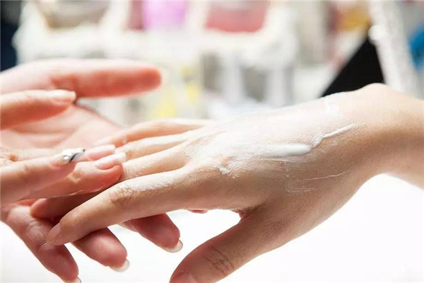 手部精華液有用嗎 手部精華液哪個牌子的好 手部精華液有用嗎 手部精華液哪個牌子的好