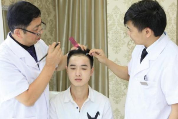 植發(fā)要多長時(shí)間完成 植發(fā)要終身服用非那雄胺嗎 植發(fā)要多長時(shí)間完成 植發(fā)要終身服用非那雄胺嗎