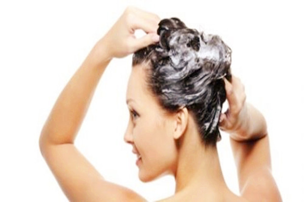 淋雨后要洗頭嗎 淋雨后不洗頭會(huì)怎樣 淋雨后要洗頭嗎 淋雨后不洗頭會(huì)怎樣