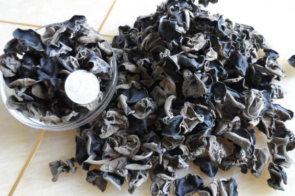 黑木耳的保質(zhì)期是多久 黑木耳過期了能吃嗎 黑木耳的保質(zhì)期是多久 黑木耳過期了能吃嗎