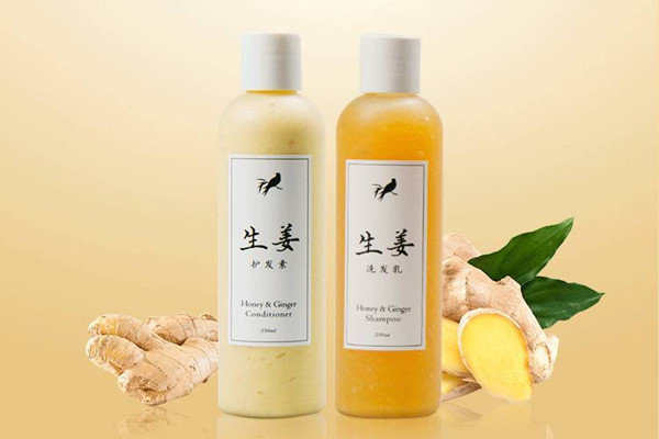 護發(fā)素和護發(fā)精油哪個好 護發(fā)素和護發(fā)精油區(qū)別 護發(fā)素和護發(fā)精油哪個好 護發(fā)素和護發(fā)精油區(qū)別