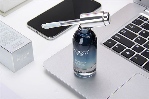 精華液用完多久涂乳液 精華液用完臉上黏黏的怎么回事 精華液用完多久涂乳液 精華液用完臉上黏黏的怎么回事