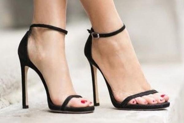 高跟鞋對(duì)身體的危害 高跟鞋對(duì)腰椎的危害 高跟鞋對(duì)身體的危害 高跟鞋對(duì)腰椎的危害