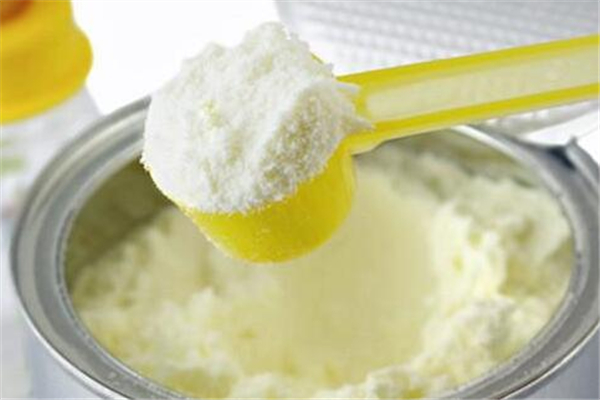 嬰兒奶粉有機(jī)的好還是無機(jī)的好 嬰兒奶粉有牛奶粉好還是羊奶粉好 嬰兒奶粉有機(jī)的好還是無機(jī)的好 嬰兒奶粉有牛奶粉好還是羊奶粉好