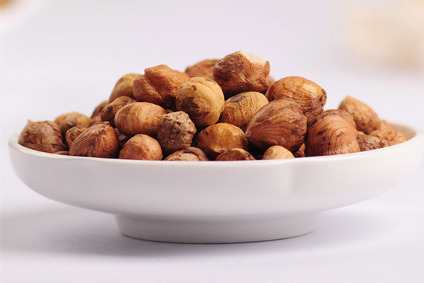 榛子怎樣去殼 榛子吃多了會(huì)怎么樣 榛子怎樣去殼 榛子吃多了會(huì)怎么樣