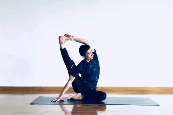 練瑜伽對(duì)腰椎間盤突出有好處嗎 有腰椎間盤突出的人能不能練瑜伽