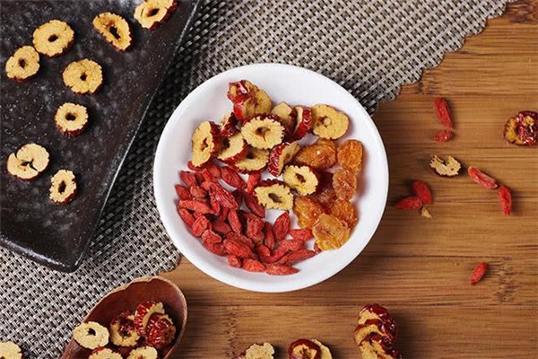 氣血不足吃什么好食補 氣血不足食療有哪些 氣血不足吃什么好食補 氣血不足食療有哪些