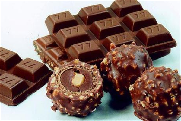 巧克力可以每天吃嗎 巧克力什么時(shí)候吃比較好 巧克力可以每天吃嗎 巧克力什么時(shí)候吃比較好