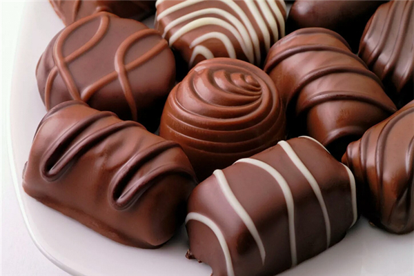 巧克力熱量相當(dāng)于什么食物 巧克力適合什么人群 巧克力熱量相當(dāng)于什么食物 巧克力適合什么人群