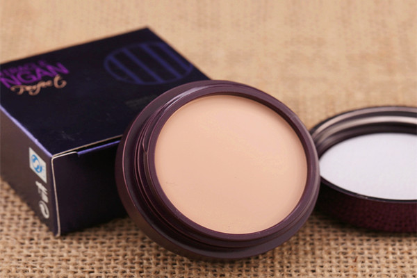 遮瑕膏要不要卸妝 遮瑕膏如何卸掉 遮瑕膏要不要卸妝 遮瑕膏如何卸掉