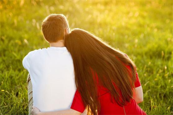 接吻會分泌多巴胺嗎 接吻會上癮嗎 接吻會分泌多巴胺嗎 接吻會上癮嗎