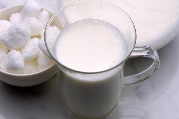 兒童牛奶和成人牛奶有啥區(qū)別 兒童牛奶和純牛奶哪個(gè)好 兒童牛奶和成人牛奶有啥區(qū)別 兒童牛奶和純牛奶哪個(gè)好