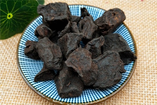 何首烏可以泡水喝嗎 何首烏泡水的正確方法 何首烏可以泡水喝嗎 何首烏泡水的正確方法